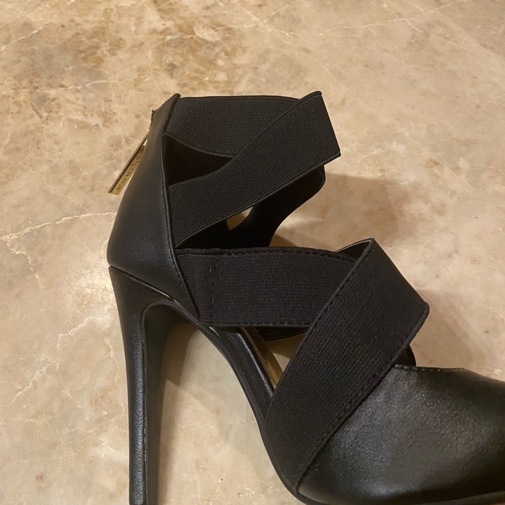 Liliana Black Heels - Picture 9 of 11